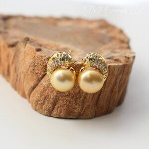 Golden Freshwater Pearl Panther Stud Earrings
